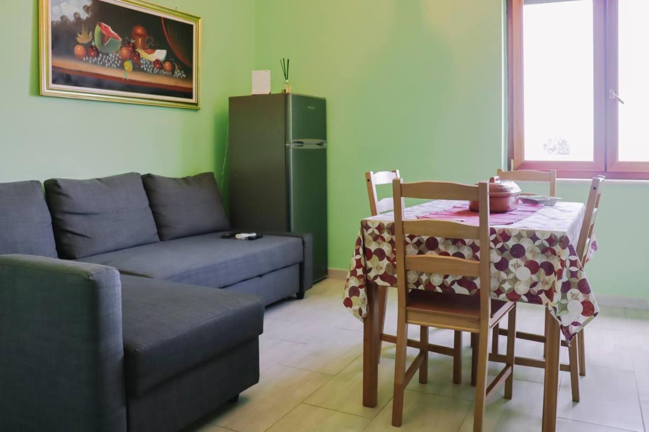 Holiday-Caroline Apartment Pompeï Buitenkant foto